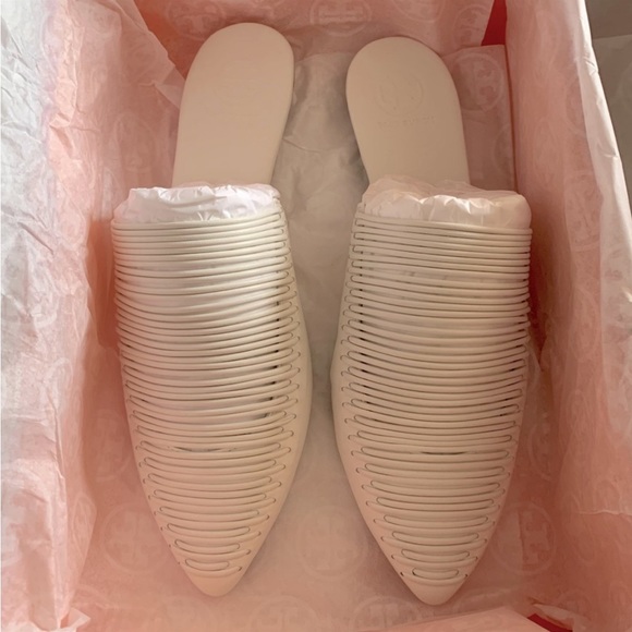 Tory Burch, Sienna Flat/Mules, White Leather, Sz 10.5, NWB - Picture 2 of 10